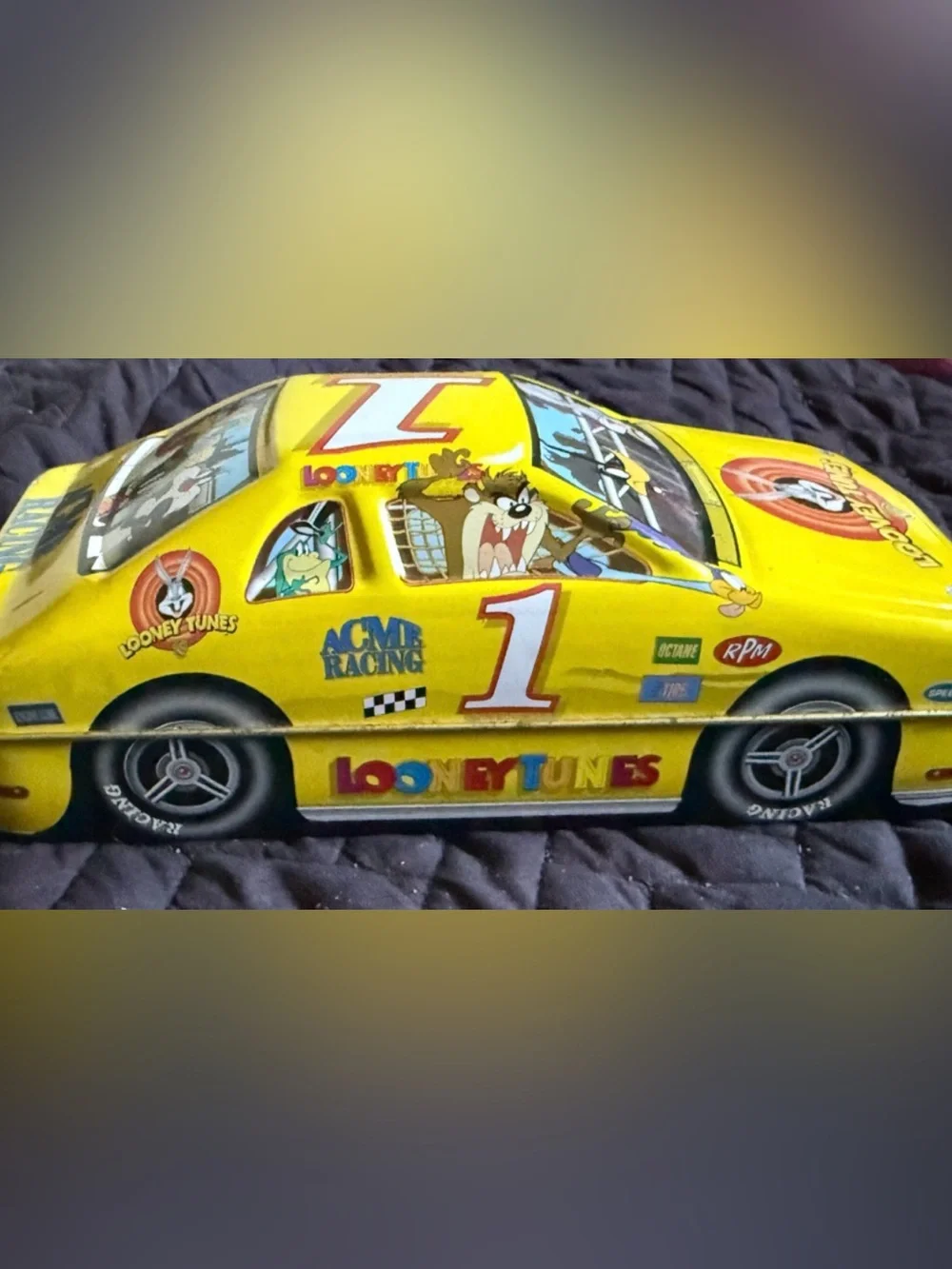 Looney Tunes vintage Race Car Storage Tin Bugs Bunny Daffy Duck Foghorn Leghorn